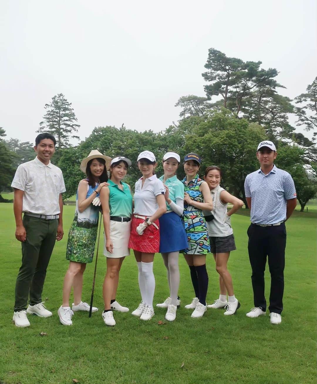 ImotoEtsuyo さんのインスタグラム写真 - (ImotoEtsuyo Instagram)「ラウンドレッスン⛳️ ・ ・ 楽しみにしていた @conver_golf_lab のラウンドレッスンへ。 ・ @keisuke.s.47 プロと @keisuke_tsukazaki プロ  2グループに分かれてレッスンを して頂きました。 ・ ・ カラダの回転が足りない事と パターの距離感がまだまだ合わない。 的確なアドバイスで 先生が教えてくれたその時は出来るのに、 また出来なくなる💦 そんな繰り返しです。 ・ 楽しいし、ハマる。 ・ ラウンドレッスン後は 新しく増設されたコンバーゴルフラボの レッスンブース⛳️を見学！ こんなに広くて素晴らし練習施設は 都内ではみられない。 ・ ・ そしてプロのスイングを皆で 動画撮影。 すごーい！318.8ヤード‼️ スイングも美しい。圧巻でした。 ・ また次回も宜しくお願い致します。  ・ ・ #コンバーゴルフラボ  #コンバー #convergolflab  #ラウンドレッスン  #レッスン #ラウンド  #ゴルフ #ゴルフ女子  #ゴルフコーデ  #ゴルフウェア  #ゴルフ好き  #ゴルフ好きな人と繋がりたい  #ゴルフ大好き  #ゴルフ練習  #シュミレーションゴルフ  #イボミ さんが選んだシュミレーター #golf  #golfer  #golfstagram  #golfwear  #golflife  #golfpro  #golfcoach  #茨城県 #つくば #霞ヶ浦国際ゴルフコース」7月10日 6時54分 - bisuhada