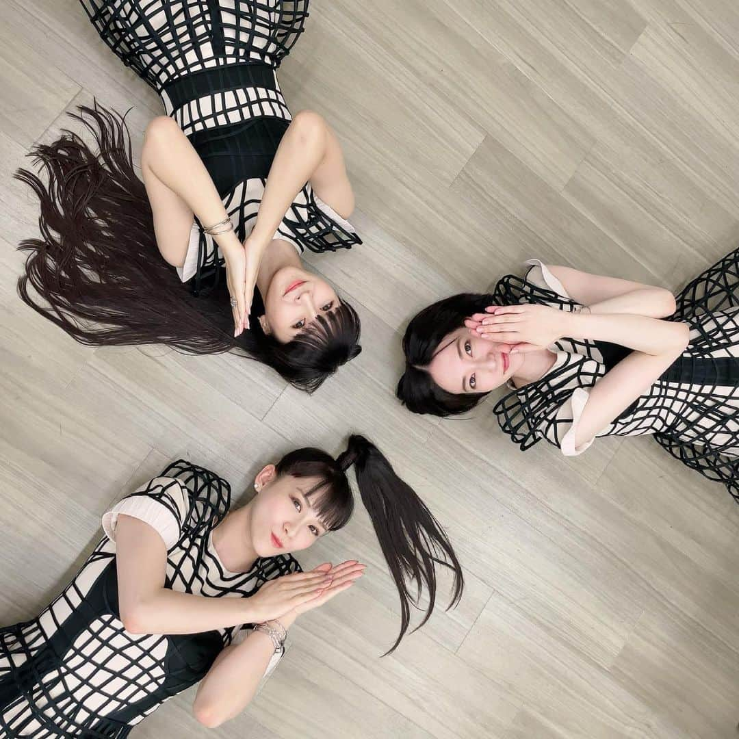 Perfumeさんのインスタグラム写真 - (PerfumeInstagram)「Mステ見てくださったみなさん ありがとうございました！✌️✊🙏  Had so much fun even after the show:)  #ストーリーもみてくださいね  #prfm」7月9日 23時35分 - prfm_official