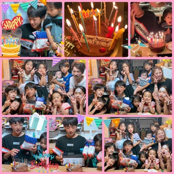 Kazukiのインスタグラム：「りお♡14歳 ﾟ･:*:･｡(〃･ω･)ﾉ HappyBirthdayヽ(･ω･〃)｡･:*:･ﾟ ・ ・ 新学期がスタートして、我が家で1番最初に誕生日を迎えるりお✨ 1つ上の兄りんとは1年違わないので、小さい頃から双子ちゃん？ってよく言われていました😊 ・ 中2になってもよく色んなことを話してくれて、明るくて穏やかで優しいりおには話し方からも癒しをもらいます✨ ・ 最近は毎朝 顔を合わせる度に また大きくなった？…と感じる毎日です♥️ ・ 習い事や部活でなかなか全員揃うことが出来ませんが、誕生日の日にお家でお祝いして、翌日の日曜日の夜に予約していた焼き肉さんで、りん＆りおのBirthday partyをしました🎂🎉💗 ・ 社会人になって家をでた長男と長女も来てくれて、家族全員でお祝いしました🎉 ・ みんなの優しさに母として 本当に感謝です♥️ ・ ・ #6月生まれ#14歳になりました#三男#中2#年子兄弟#サッカー少年#13人兄妹#六男七女#仲良し兄妹#産まれてきてくれてありがとう#癒し#宝物」
