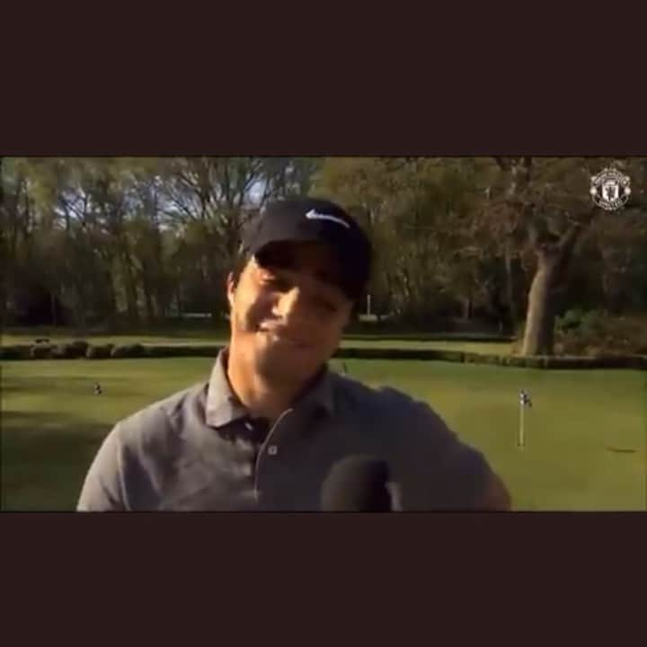 ファビオ・ペレイラ・ダ・シウヴァのインスタグラム：「Feliz aniversário golfista 😂😂😂  Por isso nunca me ganhou no golf  ⛳️  “I really improve, I been practice a lot” he said 😂😂😂  @orafa2  @manchesterunited」