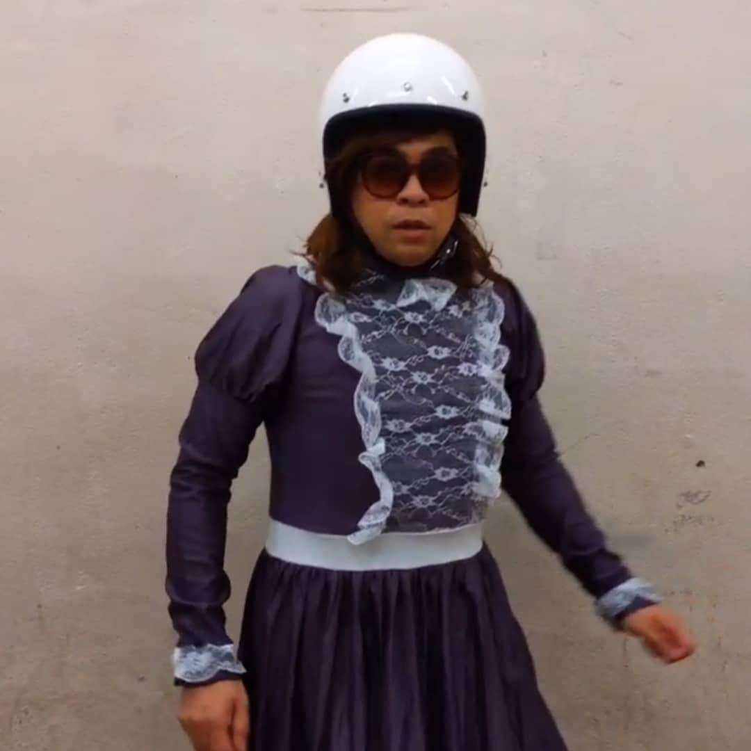 守谷日和さんのインスタグラム写真 - (守谷日和Instagram)「リールに投稿した時スマホがバグって訳の分からんとこに登場して来た中世のバイク女子。  #中世のバイク女子 #舞踏会に向かう為」7月10日 17時40分 - moriyabiyori