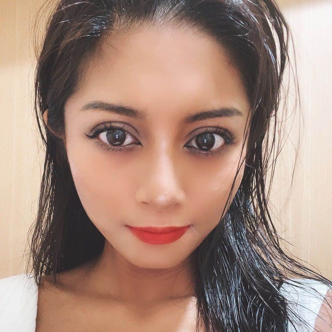 のインスタグラム：「マツエクデザイン変えてみた👀💕 つけてるの忘れるくらい軽い付け心地😆笑 ほなみちゃんありがとう👶🏽❗️ @serina_eyelash」