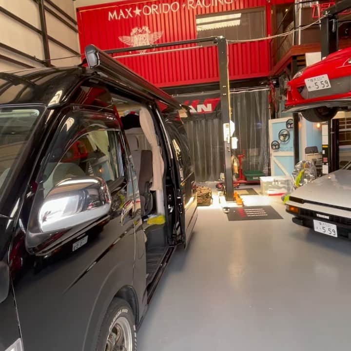 織戸学のインスタグラム：「@130ryokohama   大型ファンと エアコン2機  めちゃくちゃ快適。  ヤッホー^_^」