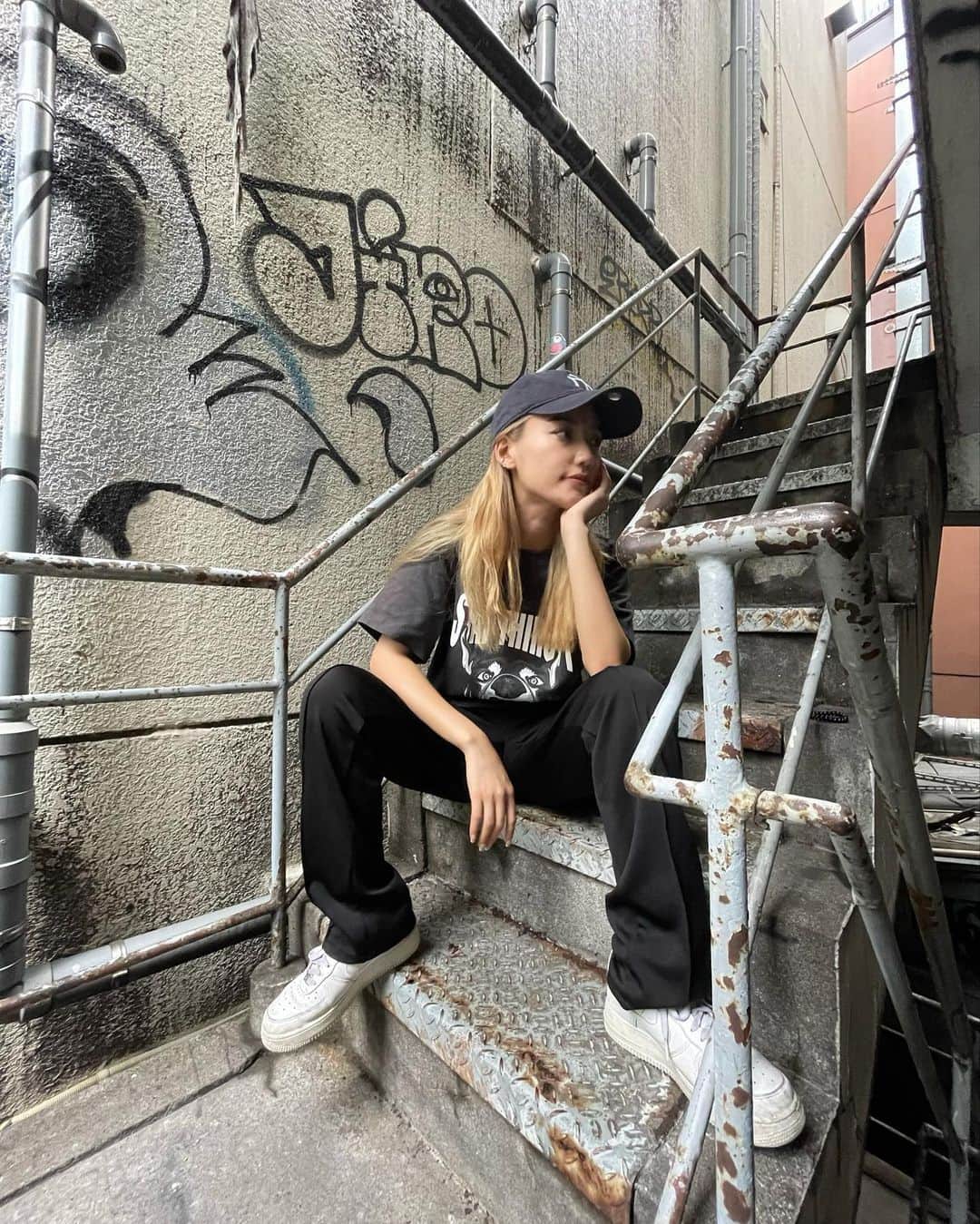 松本優のインスタグラム：「. . #yucode👗  . . #ootd#outfit#fashion#code#コーデ#newera#airforce1#xgirl」
