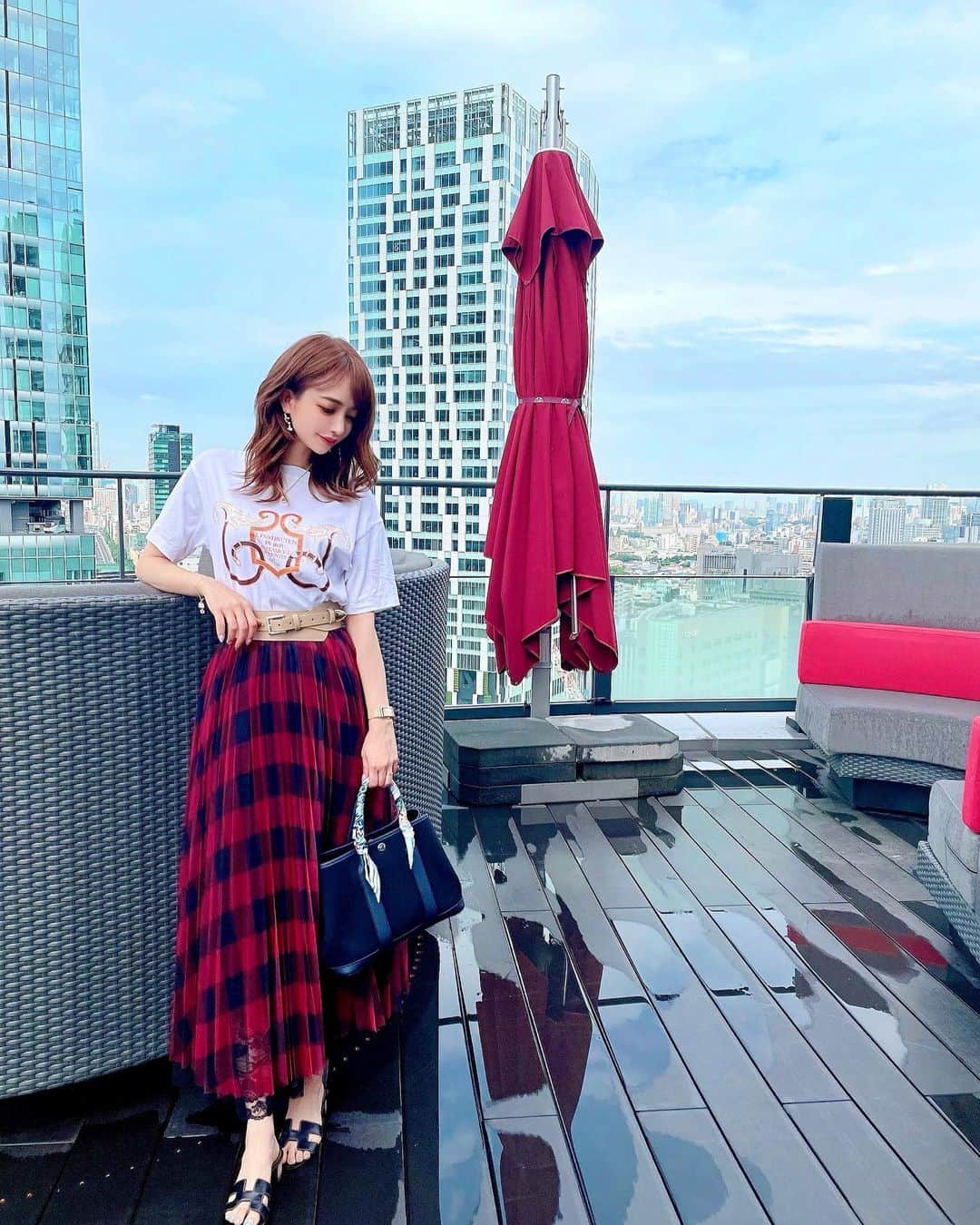 サキ吉さんのインスタグラム写真 - (サキ吉Instagram)「雨上がって良かった☔🐸✨ ． Tシャツにチュールスカート合わせるの好き💕 赤チェックのスカートは @emiriawiz_official でGETしたよ❤️ ベルトはブラック持ってたんだけど 使いやすくてベージュも仲間入り🥰💓💓💓 ． #ootd #emiriawiz  #エミリアウィズ  #夏コーデ #tシャツコーデ  #celavitokyo」7月10日 11時13分 - sakikichi1201