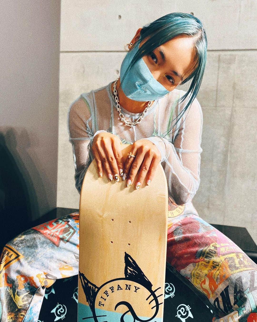 RIEHATAさんのインスタグラム写真 - (RIEHATAInstagram)「it's time to get back being a skater girl again? 🤪🛹  10代の頃以来乗ってない😳  @tiffanyandco  #tiffanyxcatstreet」7月10日 14時19分 - riehata