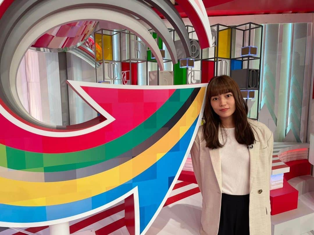 日本テレビ「Going!Sports&News」さんのインスタグラム写真 - (日本テレビ「Going!Sports&News」Instagram)「◾️ 先週の#川口春奈 キャスター◾️ ⁡ Going!のスタジオがオリンピック仕様になりました🏋️‍♂️ よく見るとここも…！ というところもこっそりチェンジしております🤩 ⁡ さて、きょうは川口キャスターの取材企画が放送です♥️ ⁡ #Going #ゴーイング #日テレ #スポーツニュース ⁡ #上田晋也 #川口春奈 #江川卓 #後藤晴菜 #弘竜太郎 #笹崎里奈」7月10日 15時53分 - going_ntv