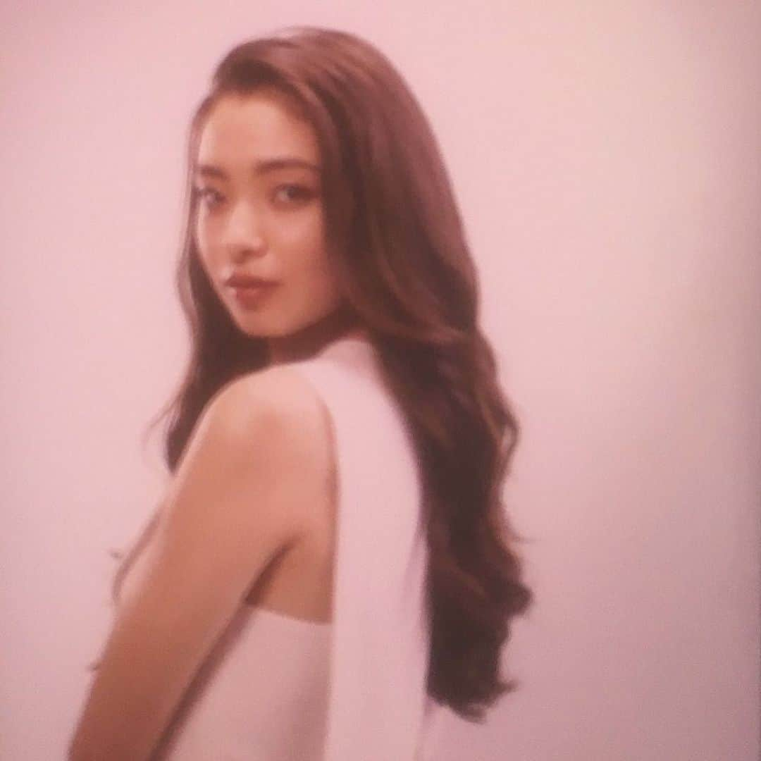 miu (ミユ)さんのインスタグラム写真 - (miu (ミユ)Instagram)「scattered model archives❕❗️❕  @soenonline  @amazonfashion @shiseido @isetangofuku @ikyri_  @beanartist_shiseido_wwd_jp @beams_official  ( @soenonline I found out I was on the cover of soēn only when I popped into the combini- confused, shocked, then excited )」7月10日 19時39分 - commechandon