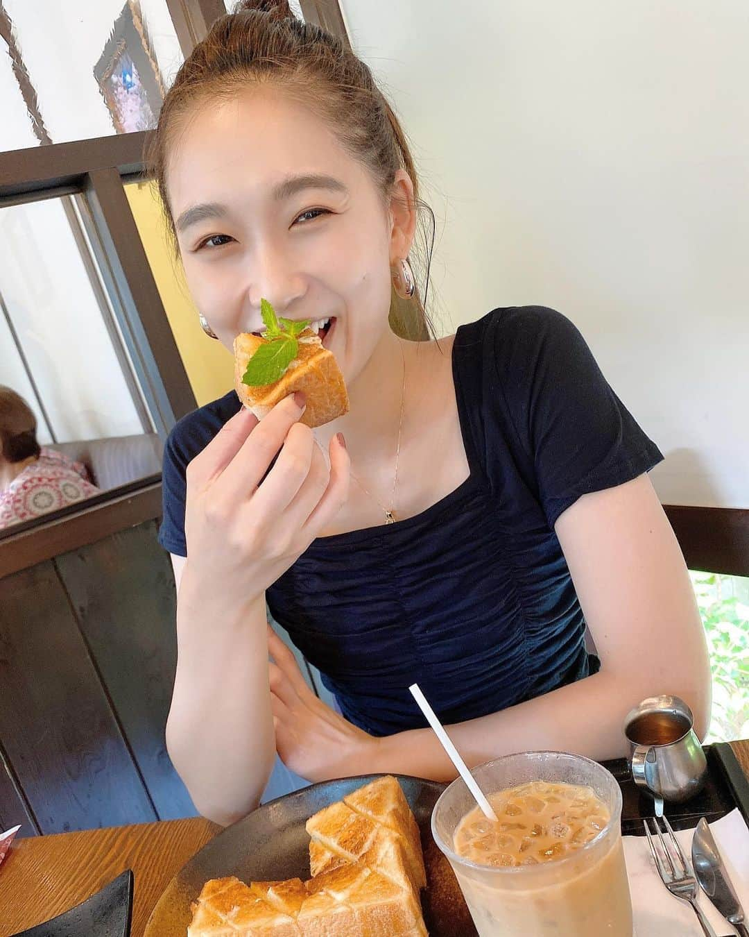 谷川りさこさんのインスタグラム写真 - (谷川りさこInstagram)「🍞  #桜珈琲 #summer  #実はパン大好き #普段は我慢してるけど #美味しいもの食べてる時が一番幸せ #coffee #cafe」7月10日 20時29分 - risakoko