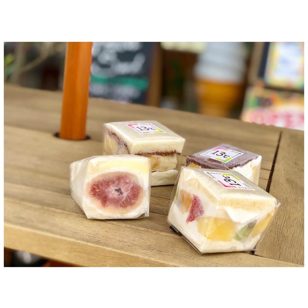 のインスタグラム：「🍍🍓🥝 . いつ食べても美味しい フルーツサンド🥰 . #13℃ #フルーツサンド」