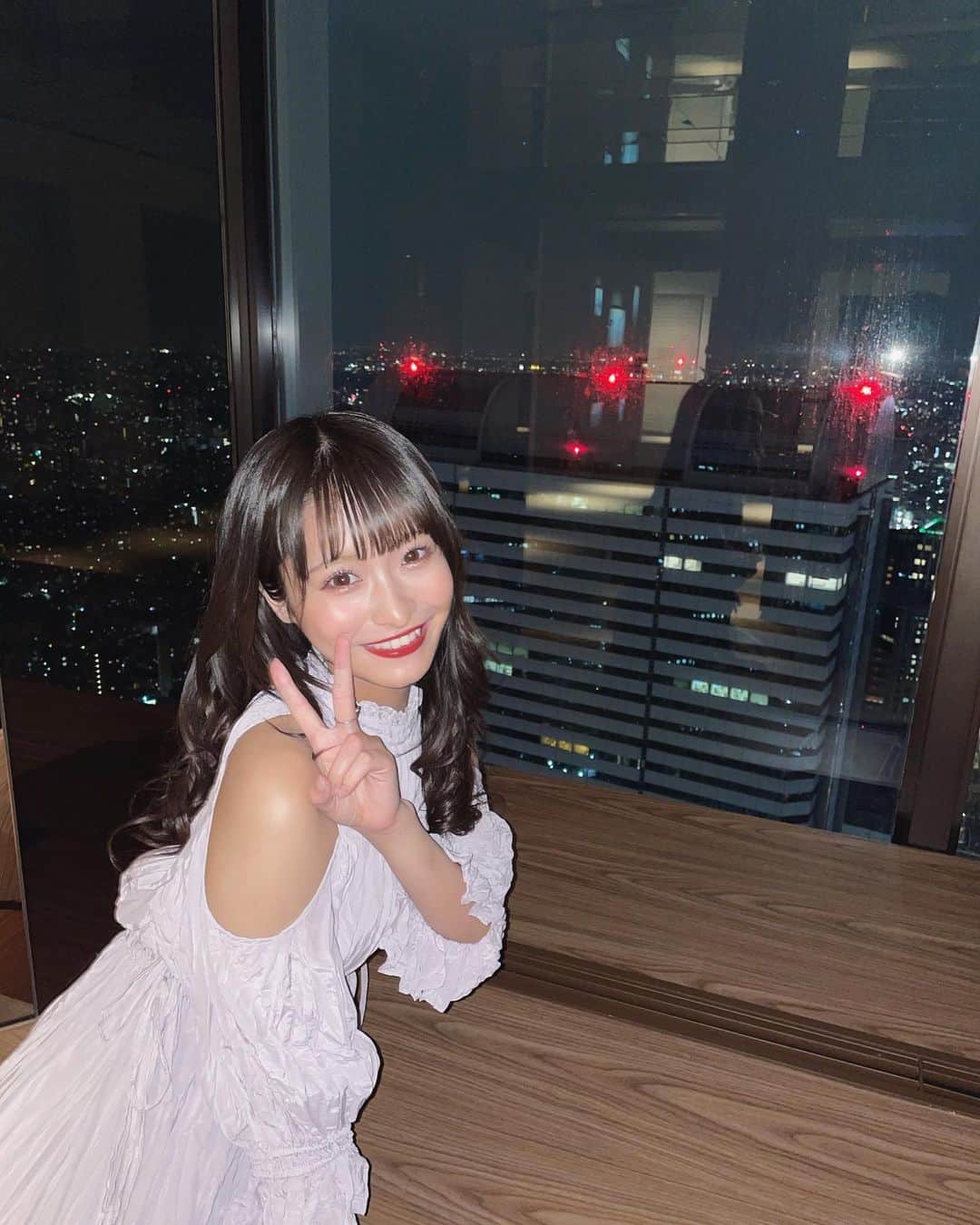 のインスタグラム：「⁡ ⁡ ⁡ きらきら👸🏻💓 ⁡ ⁡ ⁡ 今日7月10日はお兄ちゃんの誕生日！ 小さい時から今もずーっと変わらず 仲良しこよしでいつも味方でいてくれます！ ⁡ 2人でお買い物に行くと必ず彼氏に間違えられるのも 2人の間ではもうネタです🤣 ⁡ NMBの時たっくさんお世話になって 多分きっと悔しい思いもさせちゃったかな でも一度もそういう事を言わずに いつも「がんばれよ」だけ言ってくれて 本当にありがとううう ⁡ ⁡ だからこれからは私が恩返しする番！ まっててな！ ⁡ ⁡ お誕生日おめでとう🎂 ⁡」