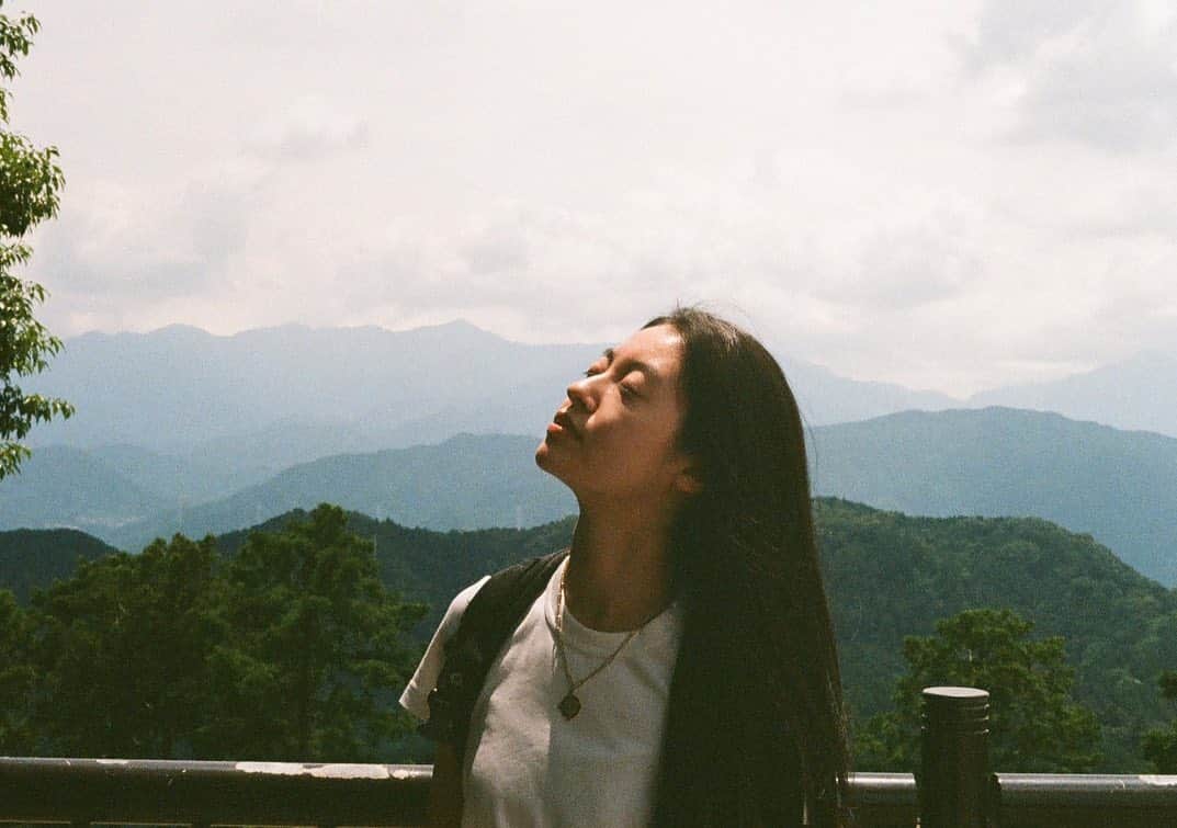 田辺桃子さんのインスタグラム写真 - (田辺桃子Instagram)「少し前に行った高尾山 ⁡ 山の力に癒された~ ⁡ デジタルとフィルム やっぱどっちもいいな ⁡ ⁡ ⁡ #film」7月10日 21時47分 - momoko__tanabe