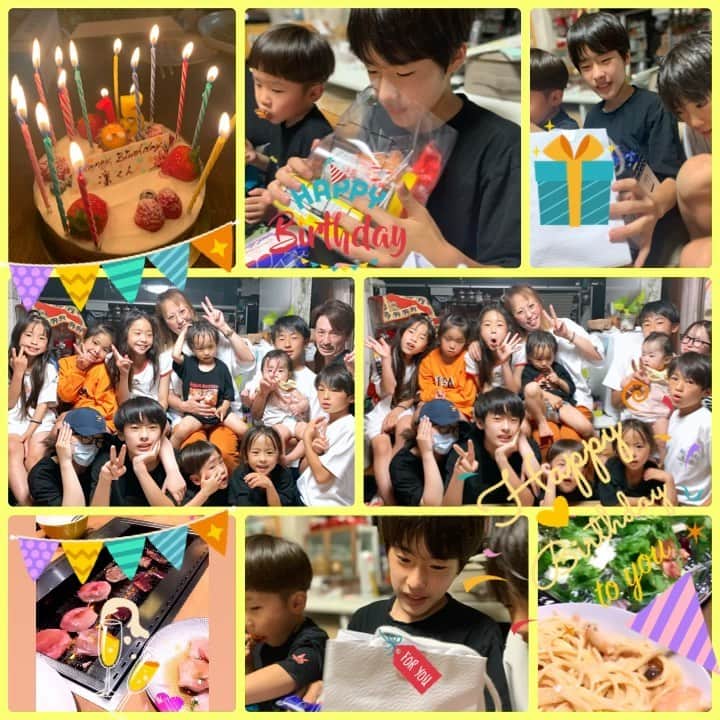 Kazukiのインスタグラム：「りん♡15歳 🗣HAPPYBIRTHDAY👸🏻💓👑✨🎂🎉 ・ ・ あんなに小さかったりんが、もう受験生✨ 本当に早すぎる～…😭 来年は高校生だなんて、どんどんお兄さんになってく… 嬉しいけど、何だか寂しい😭😭 ・ 上の3人のお兄ちゃんお姉ちゃんがいいお手本なので、赤ちゃんの時は食が細くて ミルクの吐き戻しや夜泣きがすごく、入院もしたり心配もいっぱいあったけど、大きくなってからは、心配かけられた事があったかな？と考えてしまうぐらいケガも無く落ち着いて行動出来るしっかり者！！ ・ 部活は引退しましたが、部長として本当によく頑張りました💪✨ 受験生のりんの背中をおせる様、母も頑張ります(๑•̀o•́๑)۶ ✩.*˚ ・ 日曜日に、りん＆りおの誕生日を予約していた焼き肉屋さんで社会人になって家をでている長男長女も一緒に家族全員でお祝い🎂🎊🎉 誕生日当日はお家でお祝いしました🎉 ・ お兄ちゃんお姉ちゃん、弟妹たちに嬉しいプレゼントをもらい幸せいっぱいでした(*˘︶˘*).｡.:*♡ みんな ありがとう♥️♥️ ・ ・ #6月生まれ#15歳になりました#次男#中3#受験生#年子兄弟#13人兄妹#六男七女#仲良し兄妹#産まれてきてくれてありがとう#癒し#宝物」