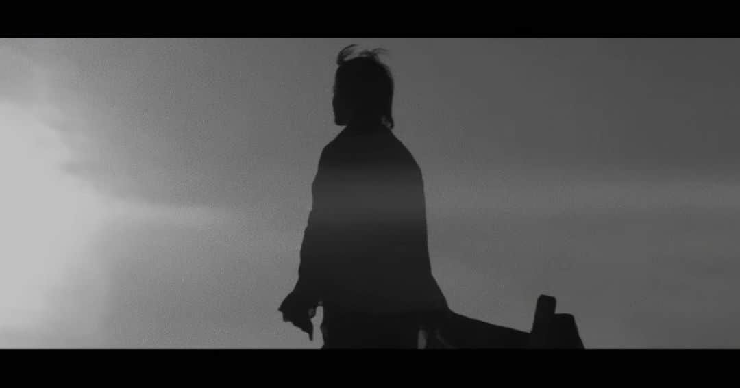 米倉強太のインスタグラム：「Hyde Matin special movie  Director /Gota Yonekura Dop/Junpei Suzuki @junpeisuzuki155  Gaffer/Yoshitaka Shimamura @yoshi_shimamura  Music/Shin Holmes @shin.wants.more.rice Color/ Sota Ito @soota.ito」