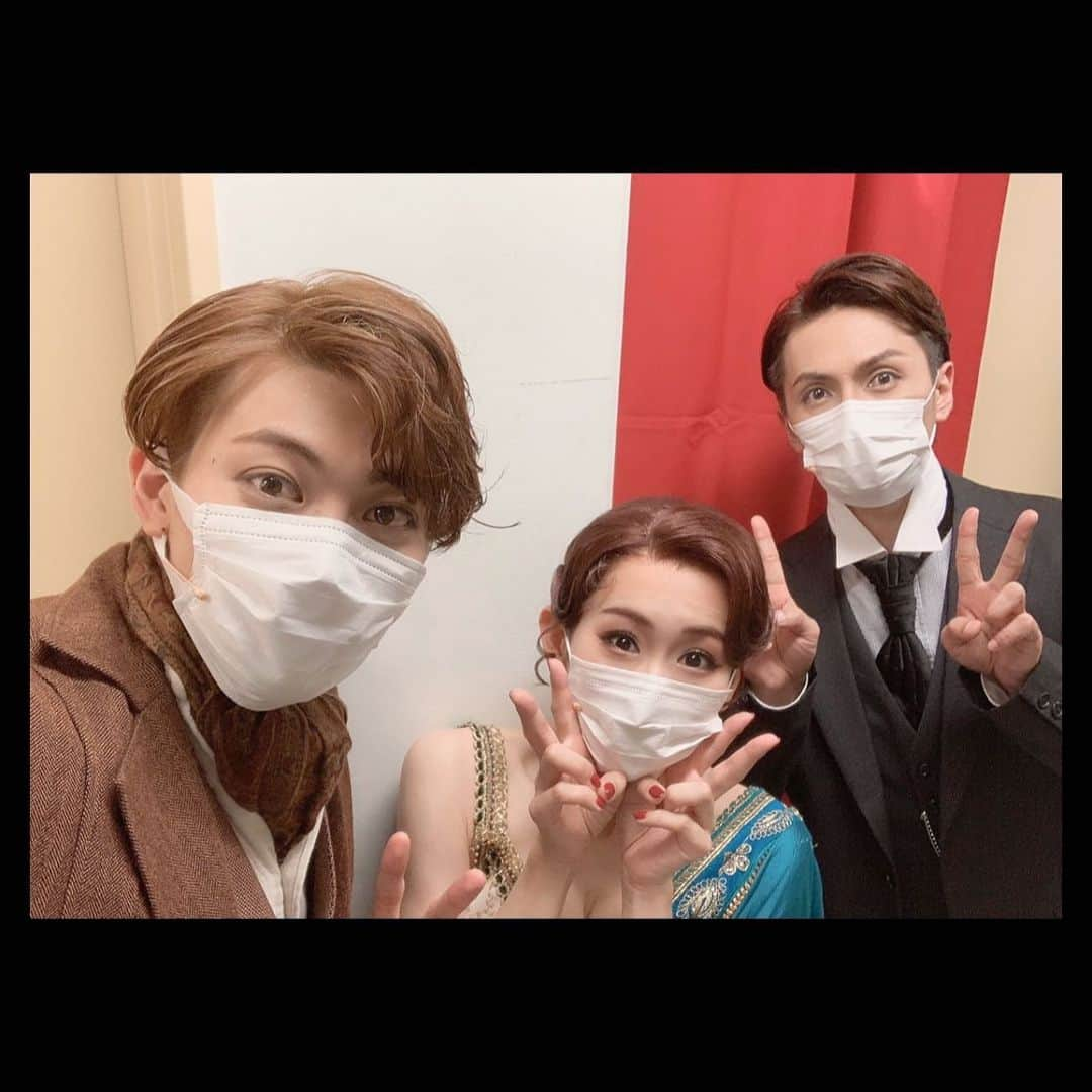 愛希れいかさんのインスタグラム写真 - (愛希れいかInstagram)「マタ・ハリ  刈谷公演ありがとうございました😌🙏 たくさんのお客様に観に来て頂けて幸せでした♡ 私は今日の1公演で終わりでしたが、明日はちえさんマタ、まりおさんラドゥー、りょんさんアルマンで12時公演があります！！！  #マタハリ #ラドゥー #アルマン #加藤和樹 さん #東啓介 さん #この組み合わせは #あと一回しかないんだってー #なんだか #さみしいなぁ #大阪公演も #がんばるぞー😤」7月10日 23時06分 - manakireika_official