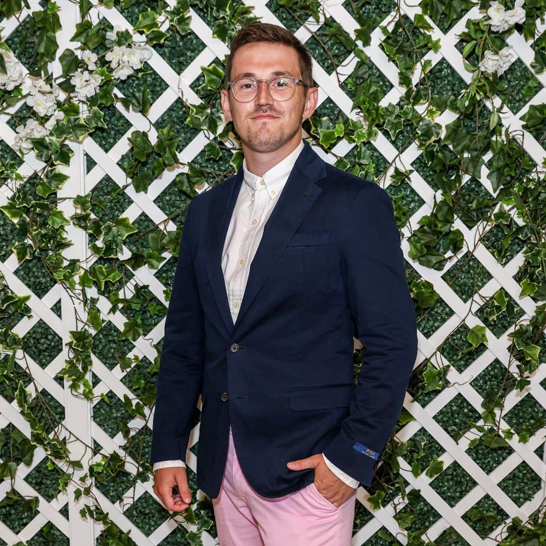 トム・キャセルのインスタグラム：「From working at McDonald’s to watching at Wimbledon 🤯  A massive shoutout to @ralphlauren for the invite & insane attire 🔥」