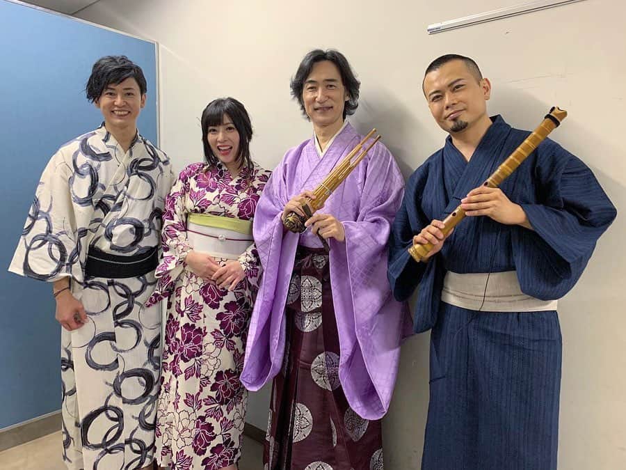鈴華ゆう子のインスタグラム：「本日は  #華風月 ライブでした。ゲストに  #東儀秀樹 さんをお迎えし4曲コラボ演奏させていただきました。素晴らしい演奏で笙や篳篥の響に、何度もyeeeeeeeeesと思わず声が出てしまいそうな瞬間が沢山ありました。東儀さんとても気さくなお方で、そのお人柄がトークからもお分かり頂けたと思います。初の浴衣ライブ。とてもほっこりしたひとときでした。ありがとうございました。  #鈴華ゆう子  #神永大輔  #いぶくろ聖志」