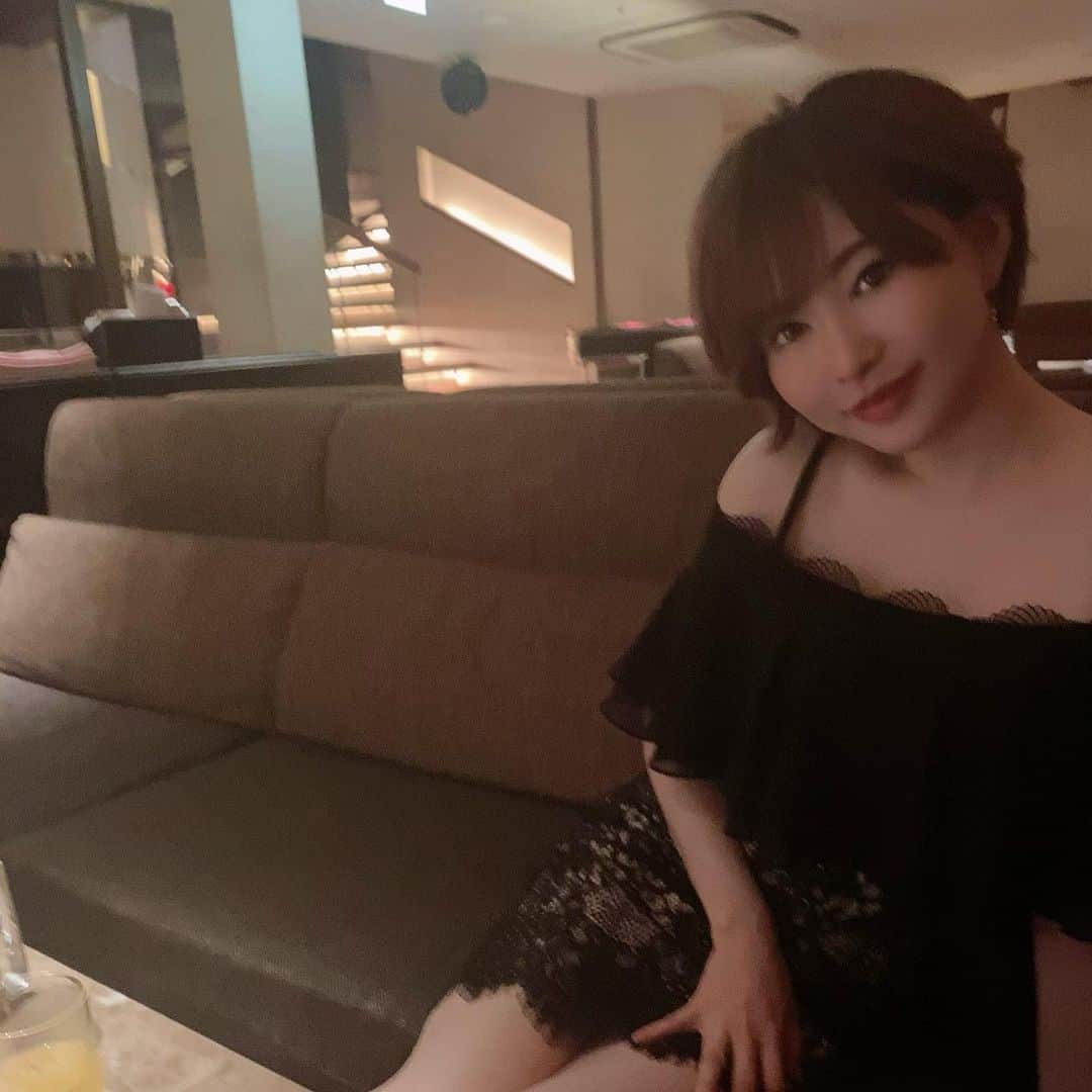 里美ゆりあのインスタグラム：「素敵な日曜日を✨  #お疲れ様」