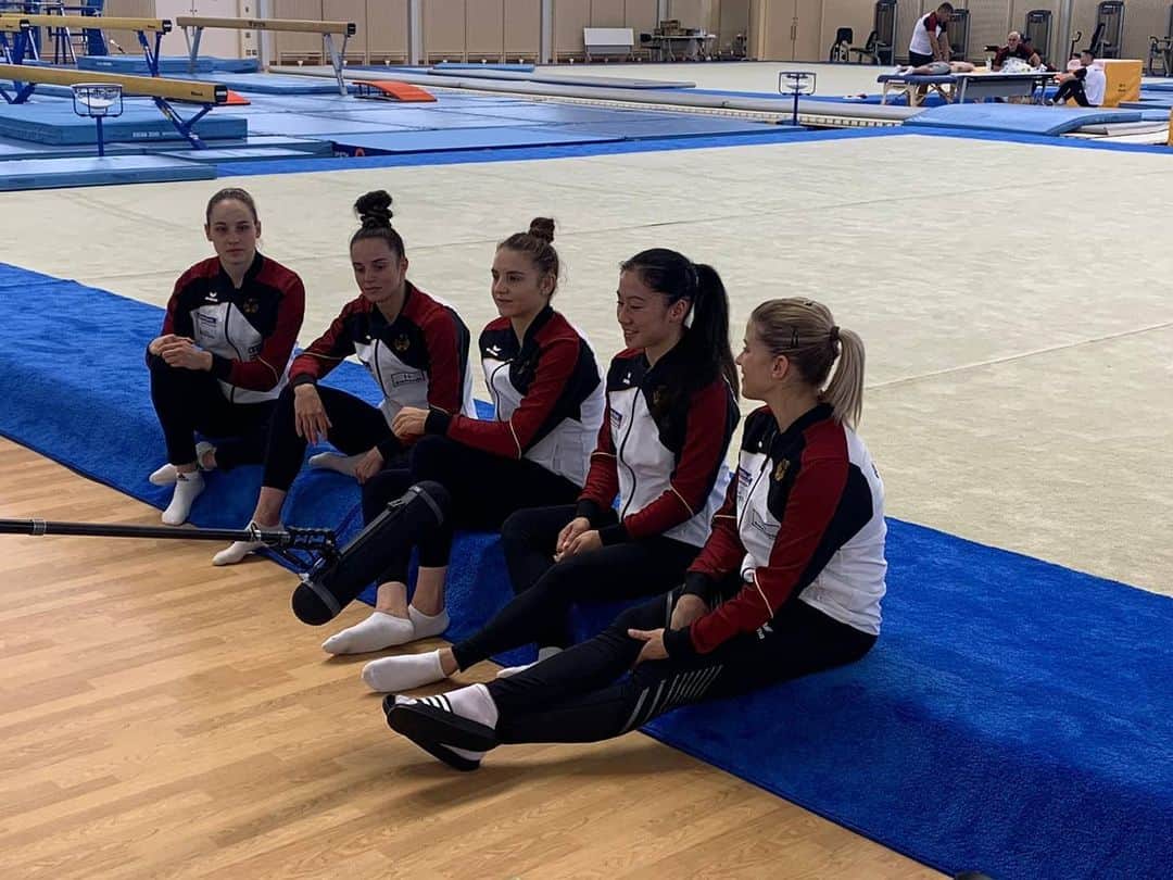 エリザベト・ザイツのインスタグラム：「Joetsu City - Hier verbringen wir die nächsten Tage bevor wir ins Olympische Dorf einziehen. Es gibt strenge Hygienevorschriften und tägliche Corona-Tests. Trotz allem wurden wir herzlich empfangen und fühlen uns sehr wohl 😇   #OlympischeSpiele #OlympicGames #training #camp #nationalteam #gymnastics」
