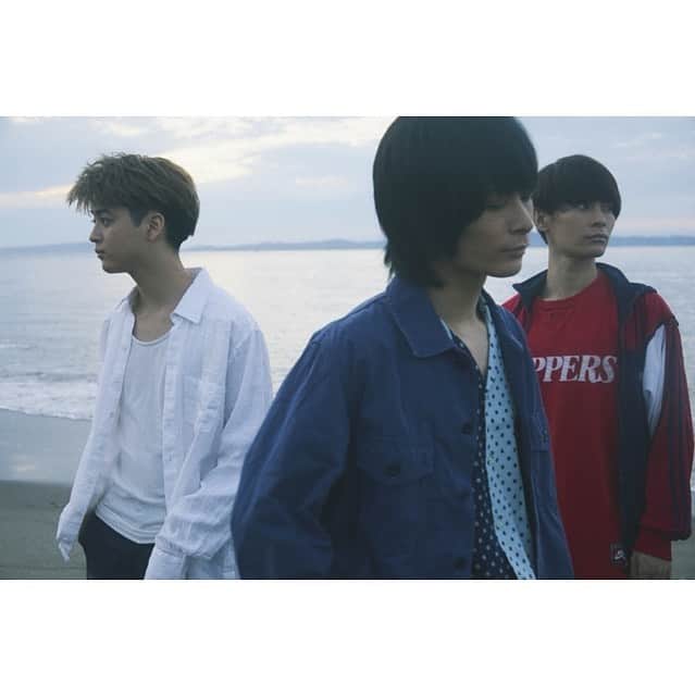 Seven Billion Dotsのインスタグラム：「🌍New Artist写真公開🌍  新しいアーティスト写真を公開しました！！  こちらも要チェックです！！」