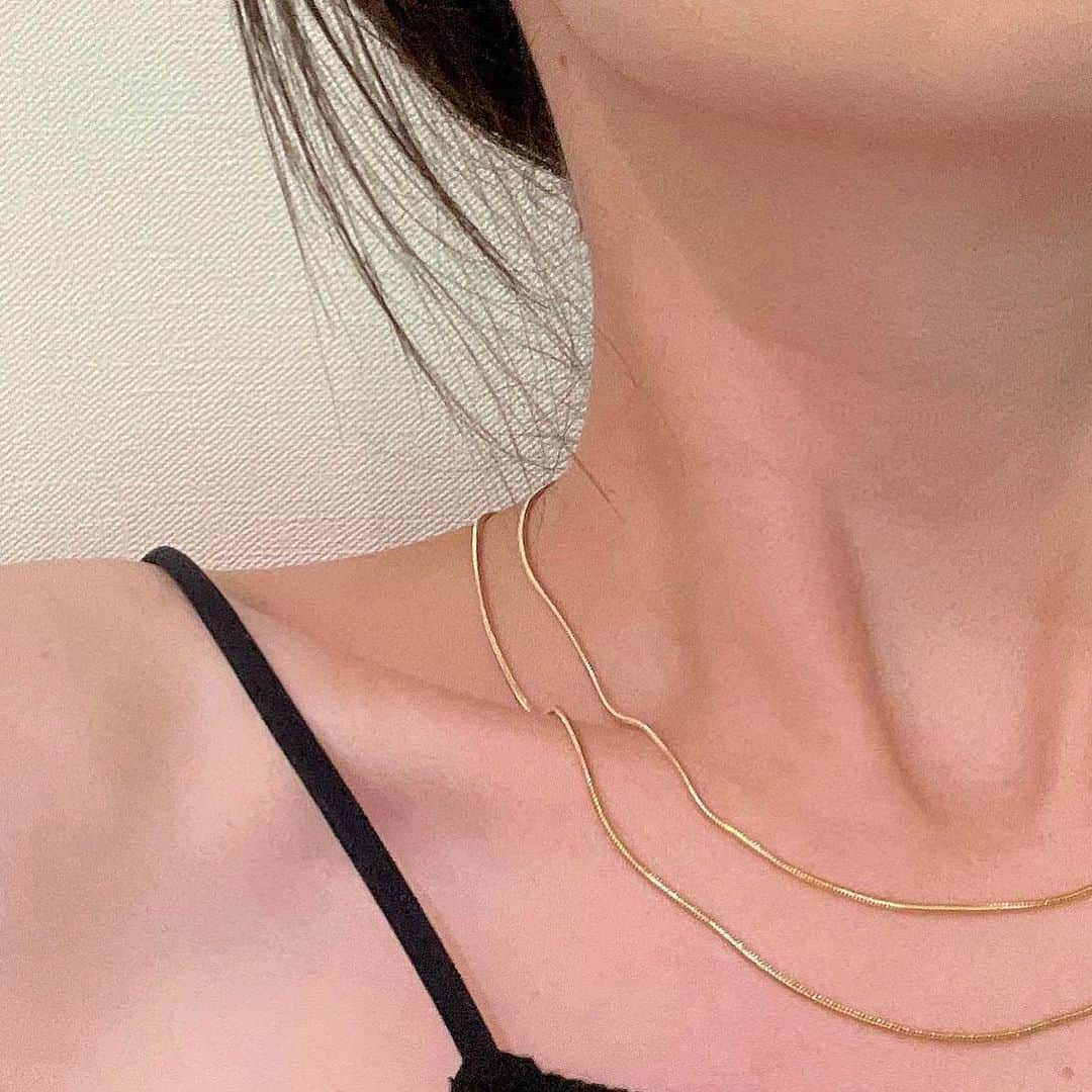 和田えりかさんのインスタグラム写真 - (和田えりかInstagram)「new accessory  ゴールドチェーン⛓♡  うれしいことに金属アレルギー対応、、 タンクトップにチェーンネックレスの組み合わせだいすき。🤍  #cene #セネ #金属アレルギー対応 #ゴールドアクセ #ネックレスコーデ #ゴールドネックレス #トレンドアクセサリー #ゴールド #に #ハマってるよ」7月11日 20時33分 - _wadaerika