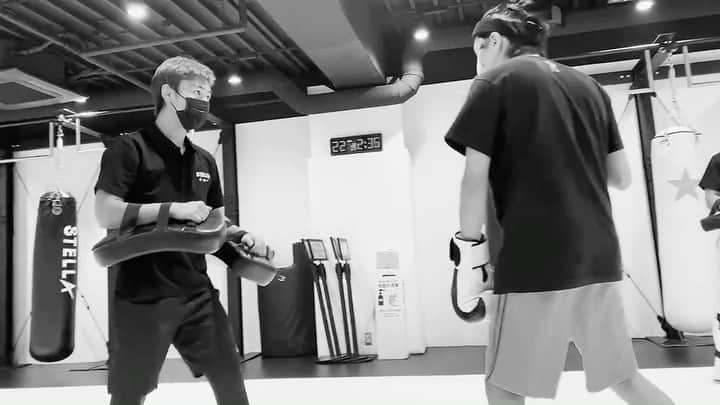 のインスタグラム：「#体力作り　#🥊　#ほくとひゃくれつけん　の　#二発目」
