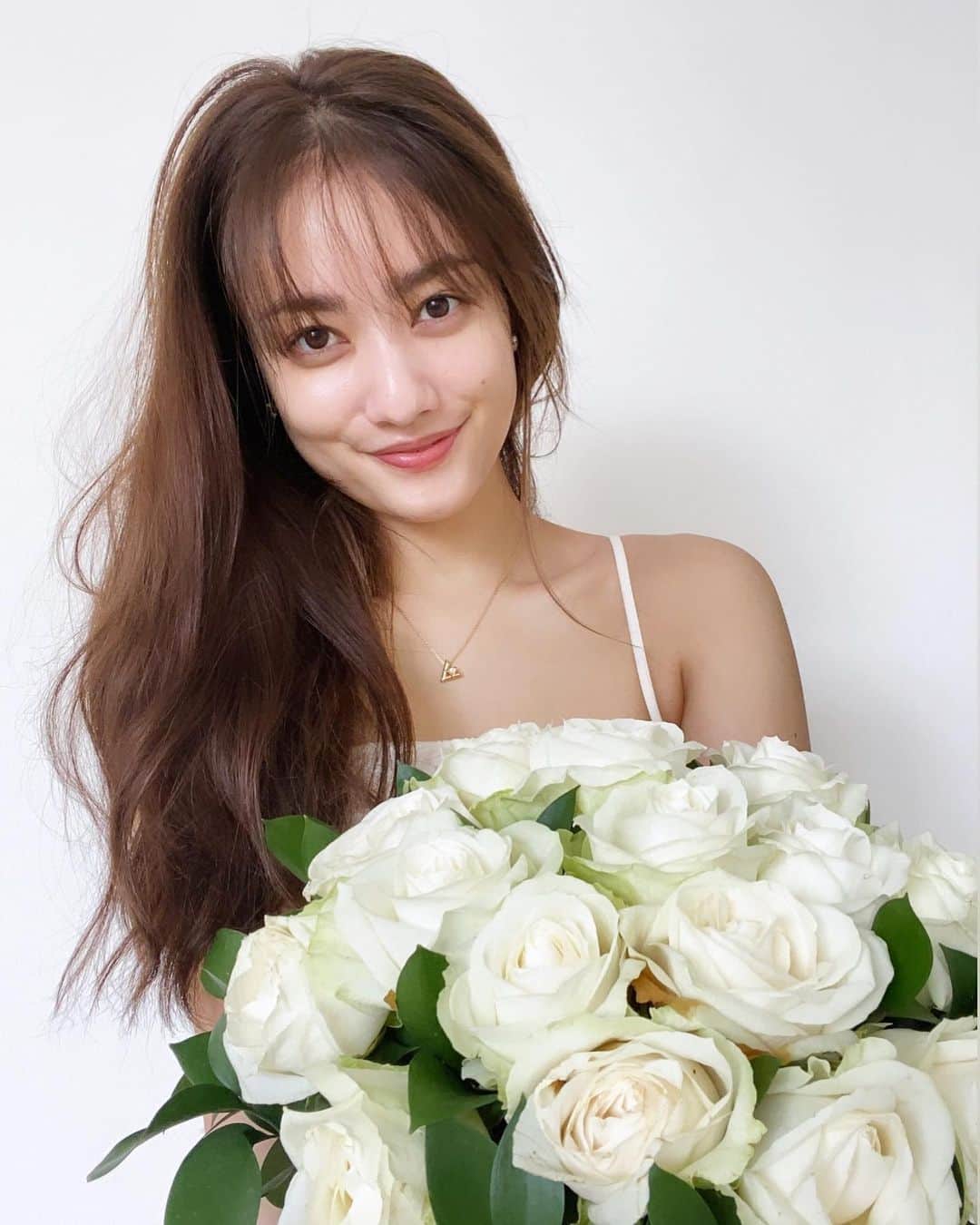のインスタグラム：「お知らせです 今夜19:58〜　イッテQ出川ガール女子会です💖今回は佐賀、大分県にお邪魔しました🥰 ぜひみてねん！ どんな日曜日お過ごしですか？🌱🌱 私はね。。。ひみつ💖　　なんてね🤣」