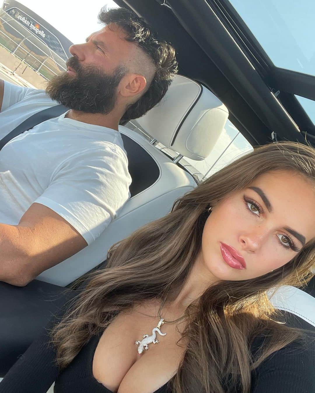 ダン・ビルツァーアンさんのインスタグラム写真 - (ダン・ビルツァーアンInstagram)「White trash summer」7月11日 16時11分 - danbilzerian