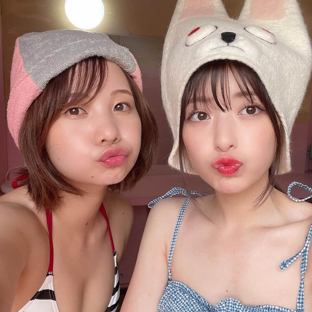 真奈さんのインスタグラム写真 - (真奈Instagram)「今日は湘南ビーチサウナさんで 大好きなはーたんとむちむちサウナ撮影でした🥺  スペシャルゲストで みきさんも出て頂きました💙  楽しすぎて楽しすぎて ずーっと笑ってました。  サウナ気持ちよすぎでした。 外気浴気持ち良すぎでした。 海気持ちよすぎでした。 総じて最高でした。  この最高さは動画で 伝わると思うので動画楽しみにしててください🥺♡︎ʾʾ  はぁ〜はまっちゃう〜🌊  サウナ後のサ飯ではーたんと 乾杯できたのもとっても嬉しい🍻 (既にあたしよりお酒強い)  #湘南ビーチサウナ　#サウナ #テントサウナ　#ビーチサウナ #サウナイキタイ　 #むちむちサウナ　#はーたん溺れた」7月11日 16時16分 - manatmnt0116