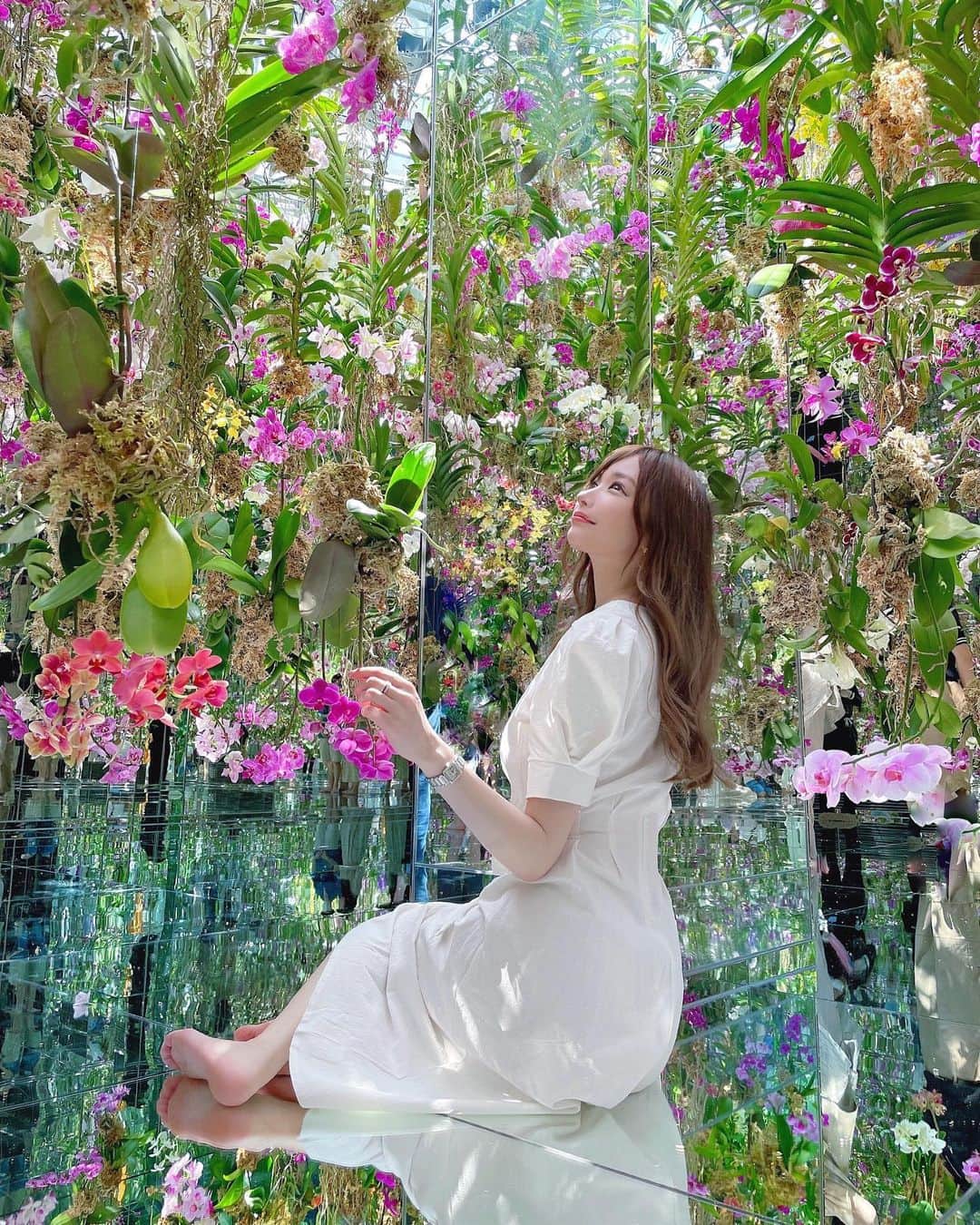 吉見衣世のインスタグラム：「念願の…🥺  新しいガーデンエリア☺️💕 お花に囲まれて幸せすぎる空間だったー🌸🌼  @teamlab.planets   #豊洲#チームラボプラネッツ#teamlabplanets」