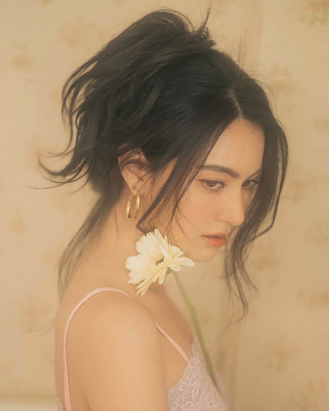 マイ・ダーウィカーのインスタグラム：「🌼」