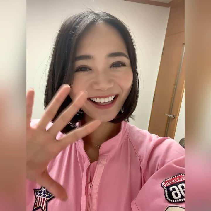 緑川静香のインスタグラム：「【お知らせ】 ⁡ 7月14日(水)23:59〜 日テレ系全国『それって⁉︎実際どうなの課』 ⁡ 出演いたします💕 ⁡ もちろん不用品企画です✨✨✨ ⁡ なんと今回は久々の芸能人編！！ ⁡ はんにゃの川島さんファミリー🏠の不用品を売ってきました💪 ⁡ 川島さんの天然、さらに奥様がとても面白い方で、お子様も可愛くて家族っていいなぁと癒されました☺️笑 もうね、ホント楽しかったので、必見ですっ❣️❣️❣️❣️❣️ ⁡ 水曜深夜は私にください🥰 ⁡ お楽しみに〜✨✨✨ ⁡ #それって実際どうなの課 #不用品 #フリマアプリ #ピンクつなぎ  #たまには動画でね #と思うじゃん？ #写真だと思ったら動画だったやつ #吹き出しちゃってるもんね #無理矢理軌道修正 #恥ずかしっ #はんにゃ さんといったら #ズクダンズンブングンゲーム  #10代の時ちょーやってた #久々にやってみたら楽しかった #面白さ健在 #絶対観てよね💕 #昨日の日本海テレビ『スパイス‼︎』の生放送でも告知させて頂きました😌 #観てくださった方ありがとうです」