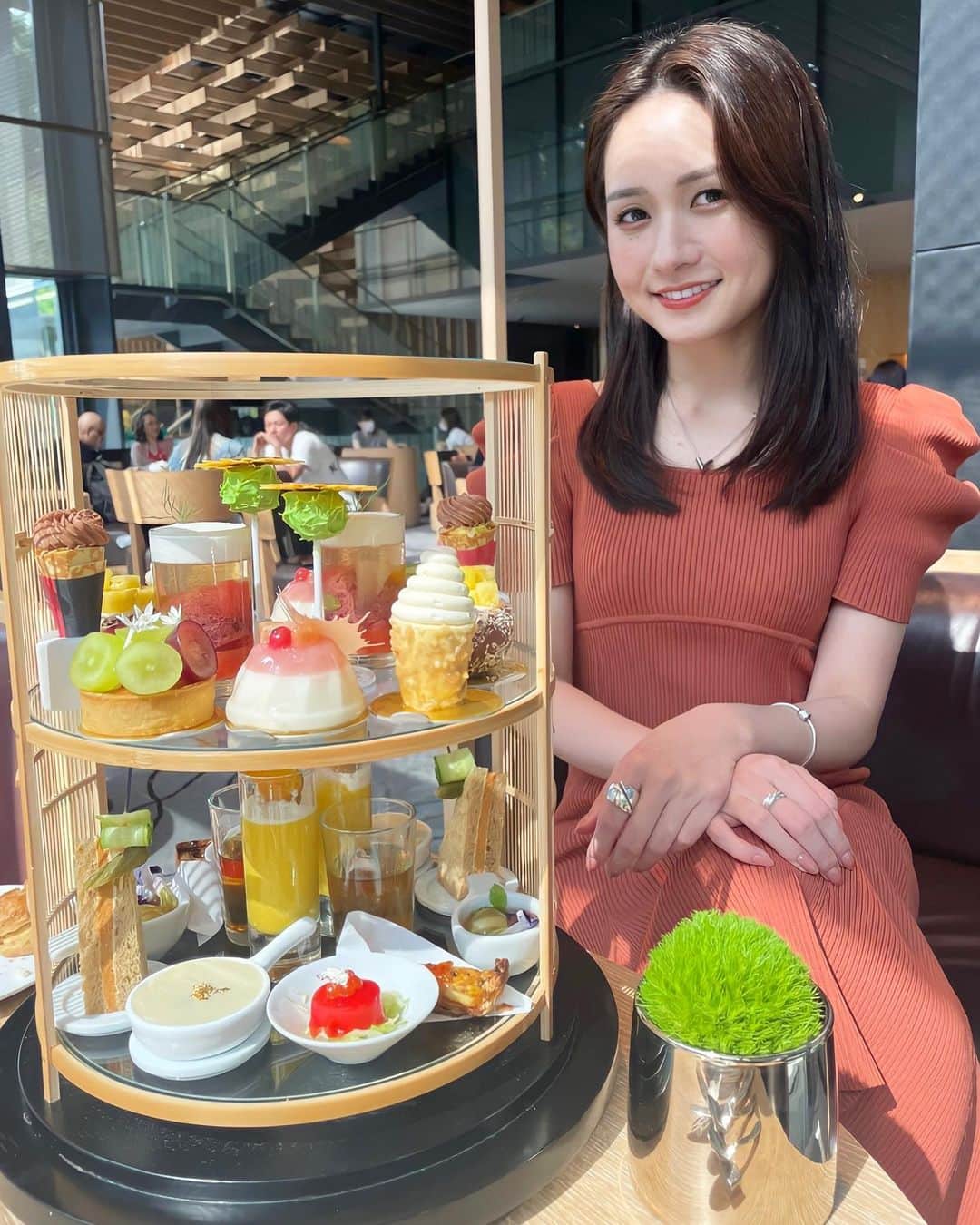 五十嵐みさのインスタグラム：「. 人生初のアフタヌーンティー🫖 親友の行ってきた👭 . 和な感じですごくよかった👏 . #アフタヌーンティー#スイーツ#キャピタル東急#origami」