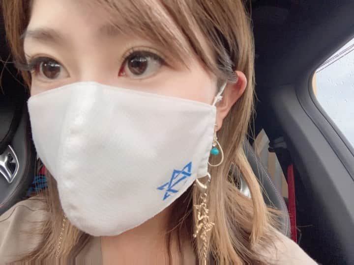 青木茉里奈のインスタグラム：「まつエクに行って来ました🙈 元々メイクには時間かける方じゃないけど、やってみたら朝が楽になったので、最近は続けています✨ 時間の効率化🕰🧡 _ _ _ _ _ _ _ _ _ _ _ _ _ _ _ _ _ _ _ _ _ _ _ _ _ _ _ _ #golf #training  #まつげエクステ #まつエク」