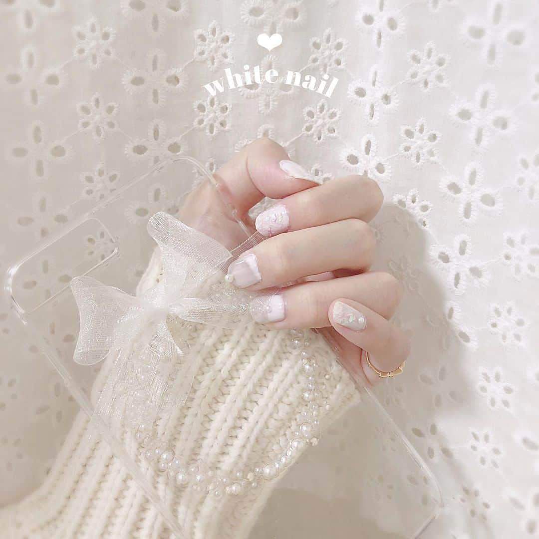 月森世菜さんのインスタグラム写真 - (月森世菜Instagram)「white nail🤍🫖🥛🍨🕊 I did my nails myself♡  セルフネイルまとめ🤍 次はどんなネイルにしようかな〜  DM🙅‍♀️質問は最新の投稿の コメントにお願いします🤍  ┈┈┈┈┈┈┈┈┈┈┈┈┈┈┈┈┈┈┈ せいなです♡ 白系統の女子力アップのことに ついて投稿しているので フォローして頂けると嬉しいです🥛  @seina.tsukimori   白系統のお写真に タグ付けして下さると見に行きます♡  ファンネーム・マーク → せいらー・🤍🕊  ┈┈┈┈┈┈┈┈┈┈┈┈┈┈┈┈┈┈┈  #白 #ホワイトネイル #セルフネイル #白ネイル #ネイルデザイン #シェルネイル #シンプルネイル #白系統 #white #whitenails #whitelove #selfnail #パールホワイト #オールホワイト #allwhite #allwhiteeverything #ガーリー #ガーリーネイル」7月11日 18時36分 - seina.tsukimori