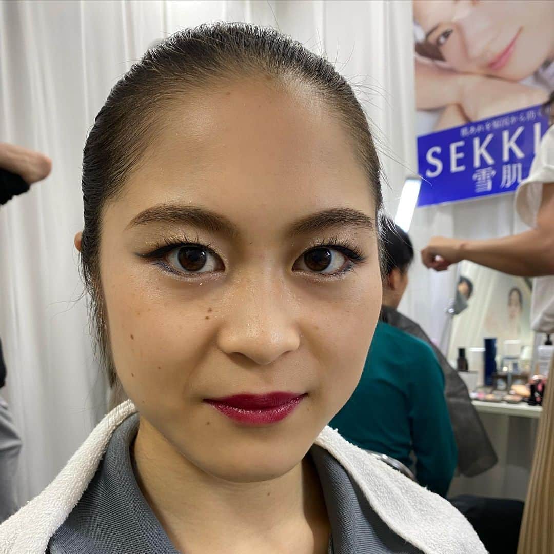のインスタグラム：「女優メイク💄 Actress Makeup  —Song for the little Sparrow ♪♪♪  by @isao.makeup   #dreamsonice #kose #きらきら」