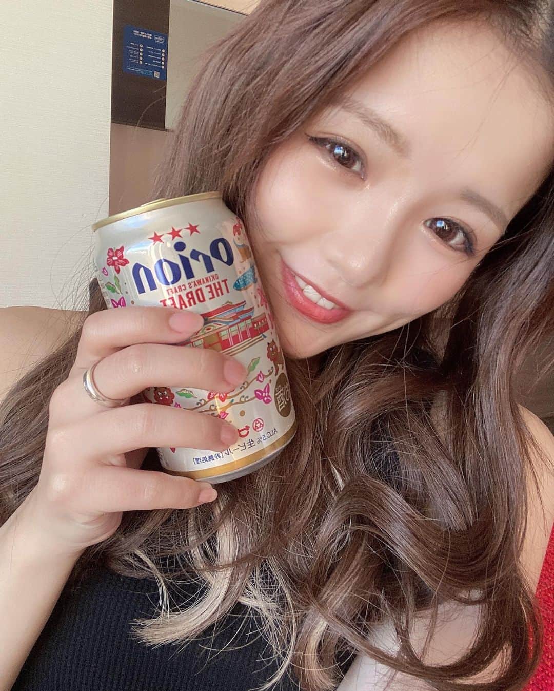 永瀬ゆいのインスタグラム：「沖縄と言ったらオリオンビールでしょ🍺😛 #oki」
