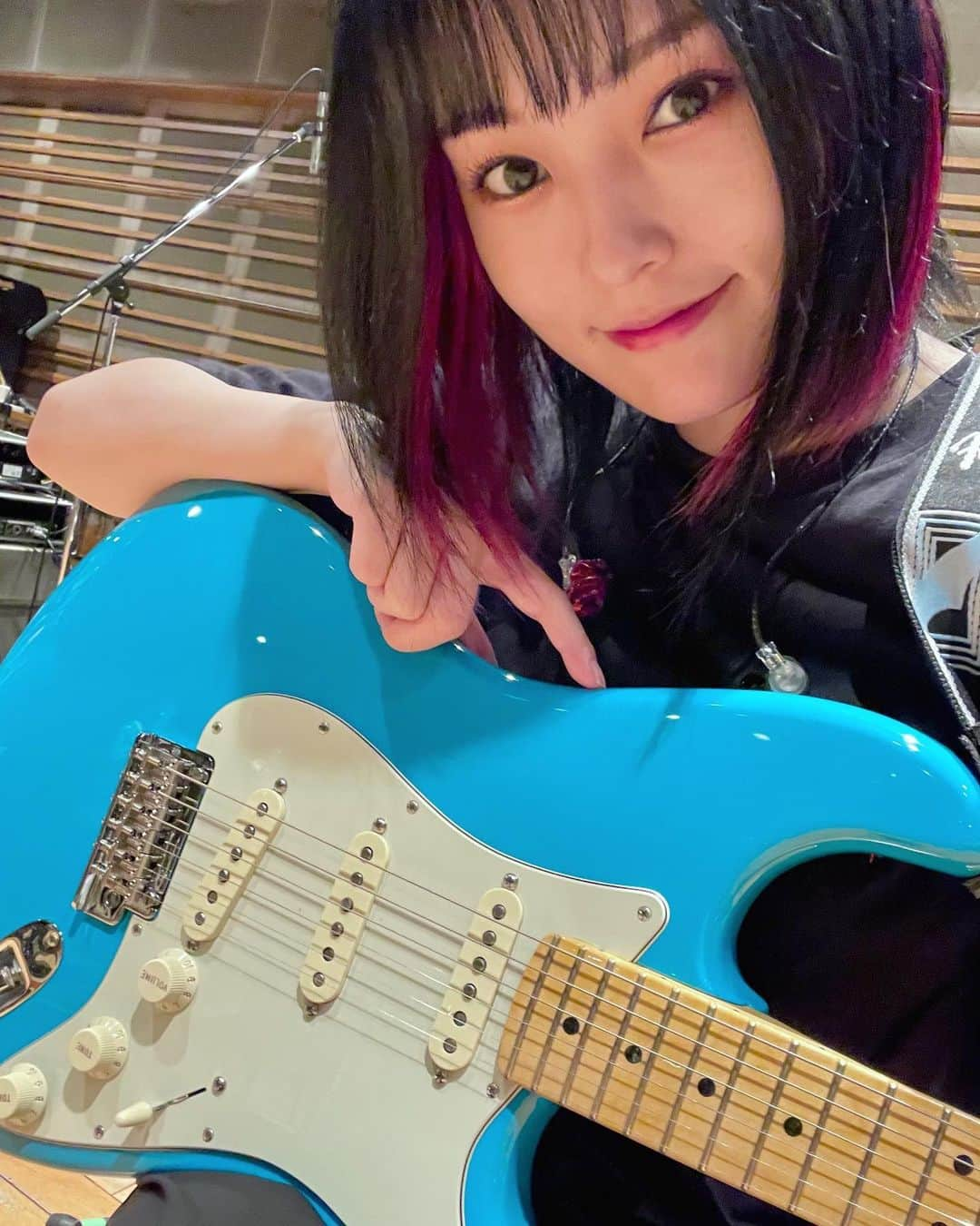 山本彩さんのインスタグラム写真 - (山本彩Instagram)「😚🎸🎶 . #Fender #フェンダー #ストラト  #americanprofessional」7月11日 20時02分 - sayaka__714