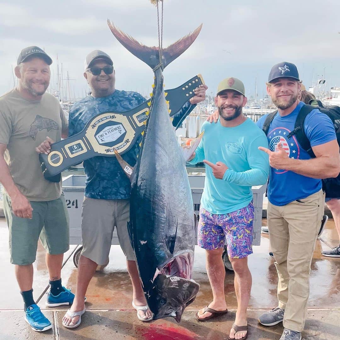 マックス・シエリオットさんのインスタグラム写真 - (マックス・シエリオットInstagram)「Epic trip catching giant bluefin tuna with this motley crew!!! Sushi time baby!!!!!! Thanks @chadmendes @finzandfeatherzguides @shogunsportfishing for the awesome adventure !!! 🍣🙌」7月12日 4時24分 - maxthieriot
