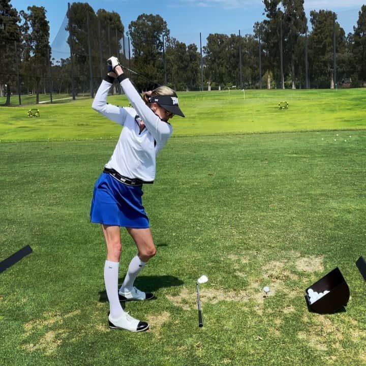 アンナ・ローソンのインスタグラム：「@pxg 0811 #gen4 🏌🏼‍♀️ #pxgapparel」