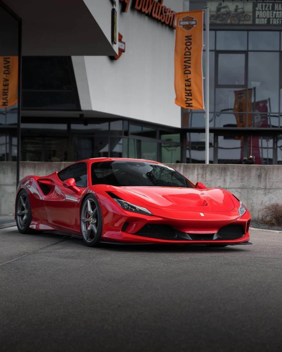 CARLiFESTYLEさんのインスタグラム写真 - (CARLiFESTYLEInstagram)「Which one looks better? Photo by @bornwithcamera #carlifestyle #huracan #f8」7月12日 16時13分 - carlifestyle