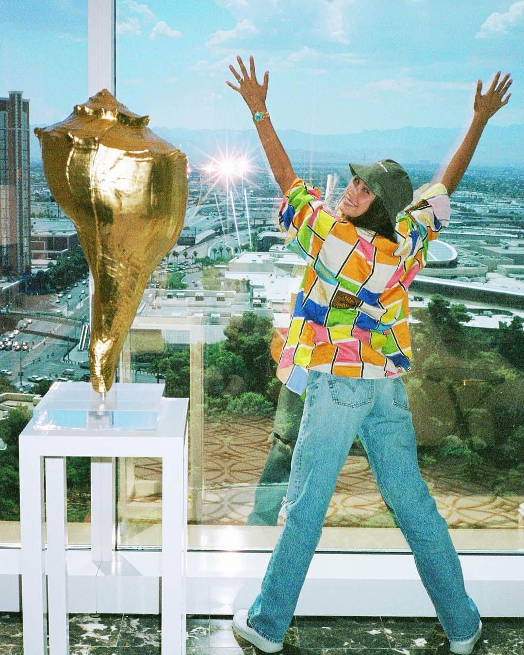 ハイレイ・ロード・ボールドウィンさんのインスタグラム写真 - (ハイレイ・ロード・ボールドウィンInstagram)「hats + Vegas」7月12日 7時59分 - haileybieber
