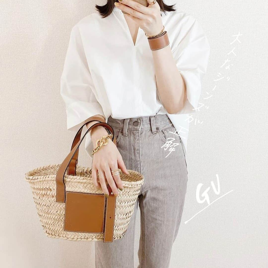 GU(ジーユー) さんのインスタグラム写真 - (GU(ジーユー) Instagram)「ハイウエストストレートジーンズをPick up！ 大人な雰囲気漂う、ジーンズスタイル✨主役は、ブラウンの神デニム👌シルエットが人気のジーンズから、淡いカラーが新登場🙌合わせやすい色味だから、コーデの幅が広がりそうですね😘スタイリッシュな着こなしを叶えてくれる、ハイウエストストレートジーンズ👏是非、チェックしてみてくださいね💁‍♀️💕 ———————————— ☑︎ハイウエストストレートジーンズ ¥2,490（通常価格） 品番:334808 ———————————— Pick Up Post @neni.mo さん、ステキな投稿ありがとうございます😊 #GU #GUstyle #YOURFREEDOM #gu_for_all #GUKorea #GUHK #GUTAIWAN #ジーユー #GUコーデ #ジユジョ#ハイウエストストレートジーンズ #GUデニム #GUジーンズ #神デニム #オシャレ女子 #人気コーデ #大人カジュアル #大人可愛い #推しコーデ #リアルコーデ #プチプラコーデ #高見えコーデ #今日のコーデ #今日のコーディネート #きょコ #夏コーデ #今日の服 #大人GU」7月12日 16時21分 - gu_for_all_