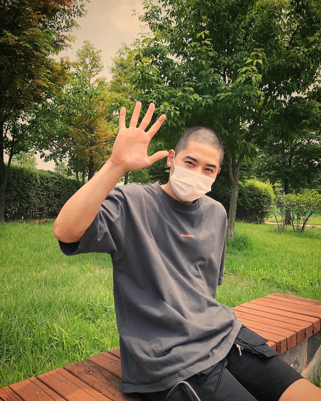 のインスタグラム：「다녀오겠습니다👋」