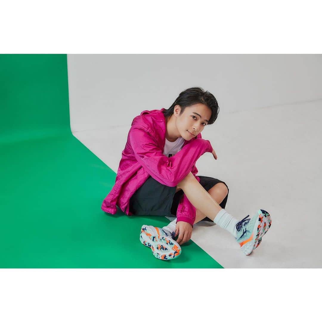 和田颯のインスタグラム：「👟👟👟 #NYLONJAPAN #ココロカラダ前へ #UpliftingMinds #ASICS #アシックス」