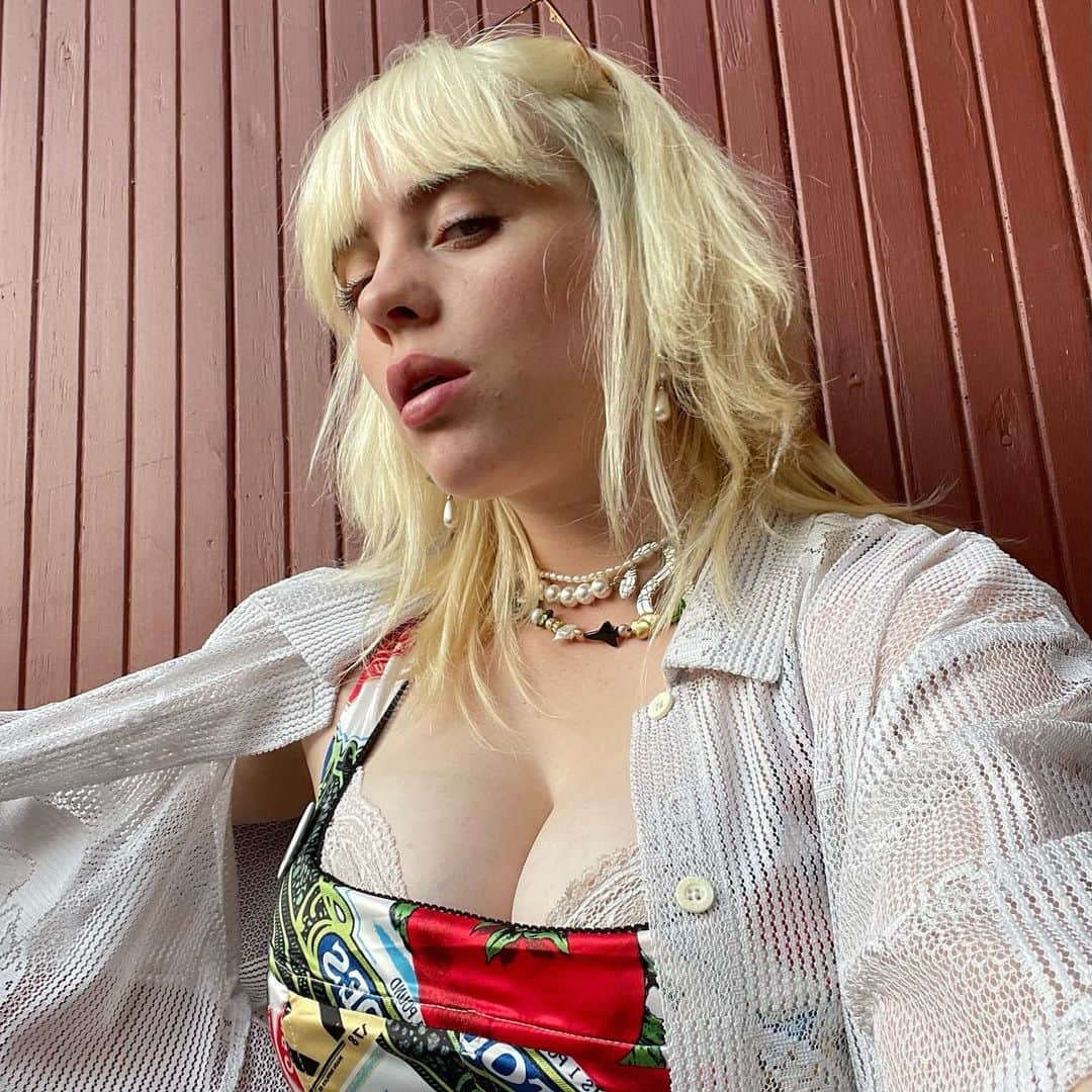 ビリー・アイリッシュさんのインスタグラム写真 - (ビリー・アイリッシュInstagram)「yes, i know」7月12日 14時42分 - billieeilish