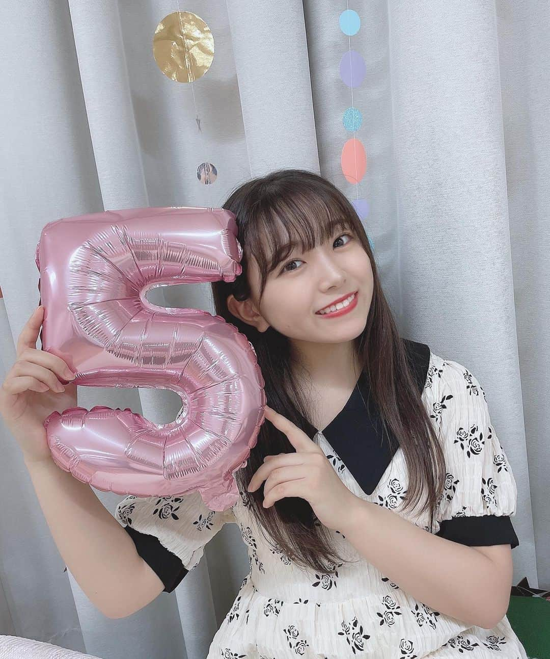 武田智加さんのインスタグラム写真 - (武田智加Instagram)「#HKT4期5周年   お披露目から5周年を迎えました🎂  5年前アイドルになって こうしてたくさんの方と出会えて とっても濃い人生になって 幸せです‪‪❤︎‬‪‪❤︎‬‪‪❤︎‬  みーんなだいすきだよ〜❤️‍🔥 6年目ももっともっと濃い日々を過ごせるように頑張ります!! これからも一緒にいてねˊᵕˋ よろしくお願いします‪‪❤︎‬  #日付超えちゃった  #712 #7月12日」7月13日 0時19分 - moka0225_hkt