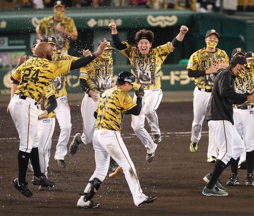 梅野隆太郎さんのインスタグラム写真 梅野隆太郎instagram ウルトラ 繋いでいけ 気持ちが繋がっていきましたね おやすみなさい また明日も応援よろしくお願いします 7月13日 0時23分 Ryutaro Umeno Official