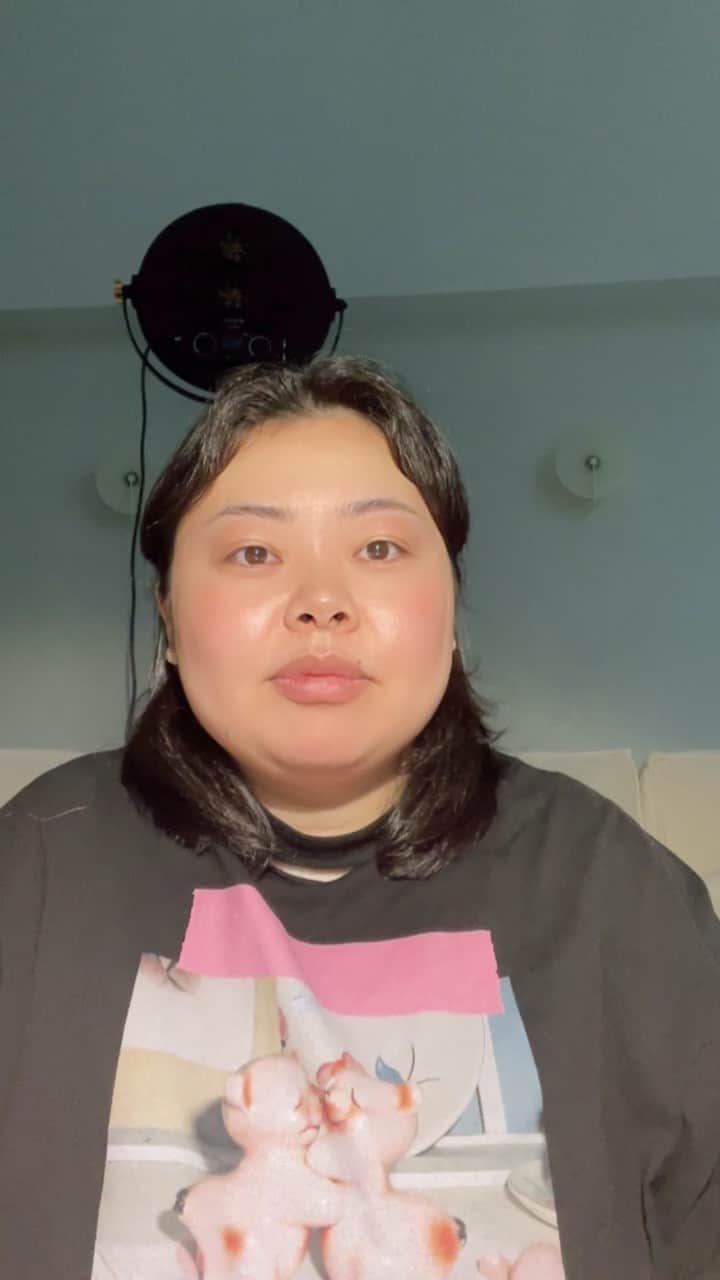 渡辺直美のインスタグラム：「WIFI終わってる日で止まったりしてます 変顔に救われて変顔に殺されました 修行してきます」