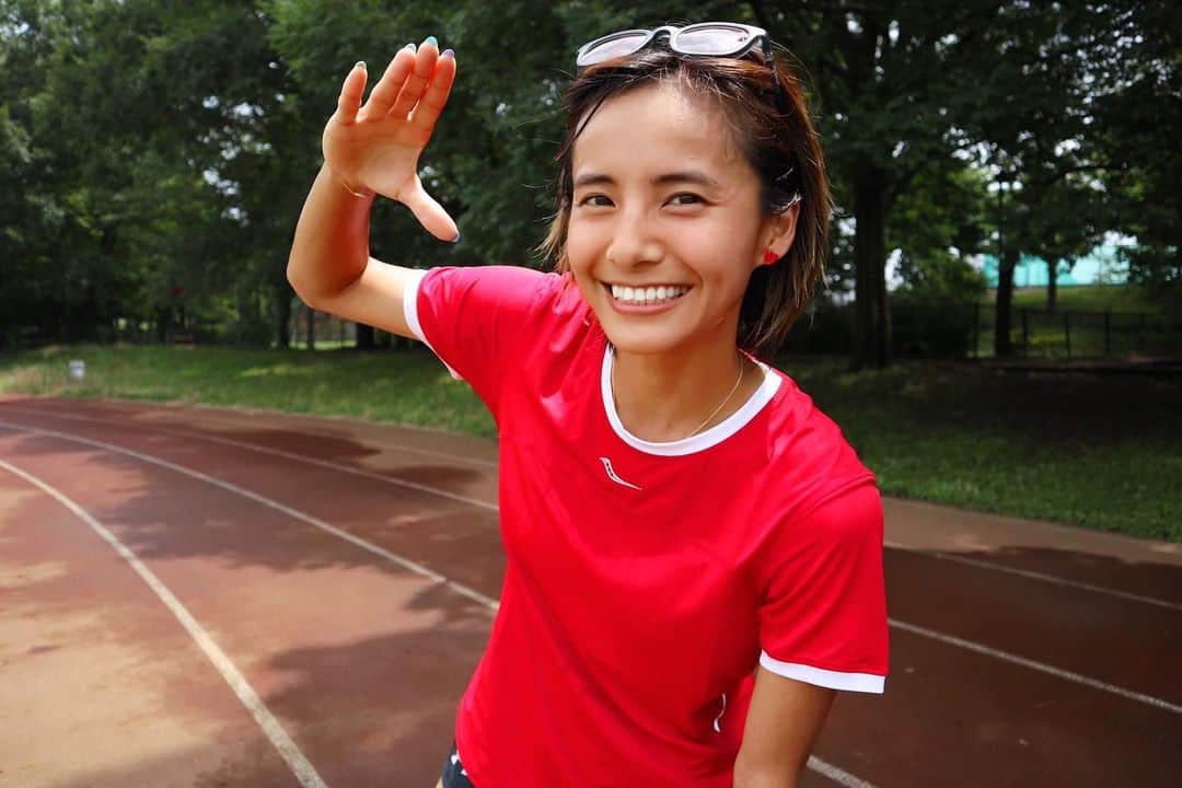 佐野千晃のインスタグラム：「⁡ やっぱり晴れた日のランニングが気持ちいいーーー！！！ ⁡ ま、まぁ少し暑すぎたけども。笑 ⁡ 湿気が多い日よりカラッとしてる日の方がやっぱり好きだなぁ🤤 ⁡ 今日も日焼け止めしっかり塗ったけど、、、、 ⁡ 焼けたかな、、、、🥺笑 ⁡ ⁡ #run #running #marathon #フルマラソン #マラソン #マラソン女子 #人生自由自在 #走る女子 #ファッション #ウェア #楽しく走る #ランニング #ジョギング #日焼け止め　#おすすめないかしら」